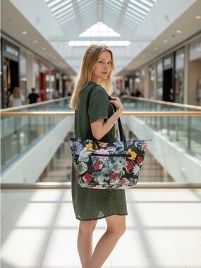 Stone Mountain Floral Tote Bag with zipper closure